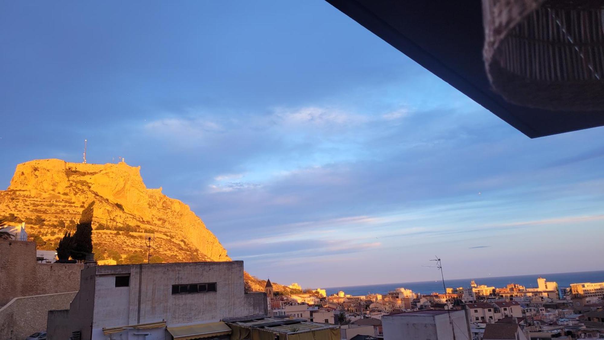 Corazon De Alicante Con Vistas Al Mar Y Al Castillo Экстерьер фото